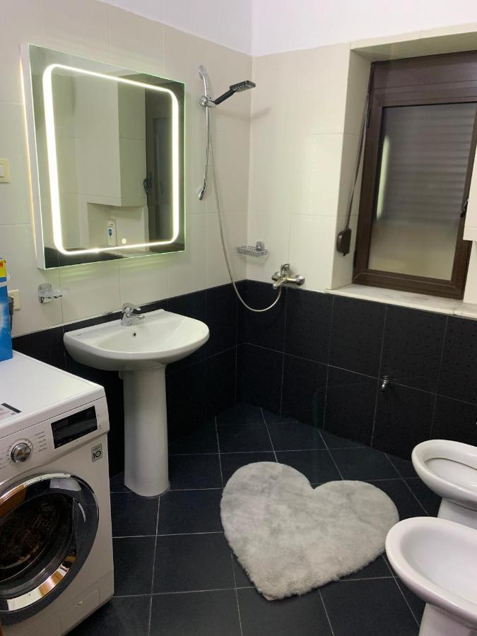 Veranda Apartment Tirana Buitenkant foto